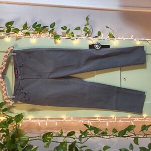 Women's Gloria Vanderbilt Cement Grey Average Amanda Straight Leg Jean 8